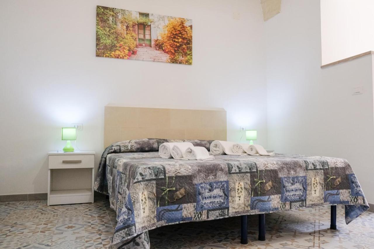 Borghetto Del Salento Villa Uggiano La Chiesa Bagian luar foto