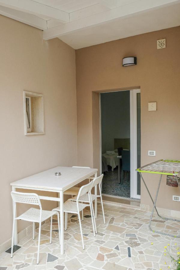 Borghetto Del Salento Villa Uggiano La Chiesa Bagian luar foto